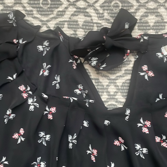 Lauren Conrad bow print pleated neck blouse with tie - Picture 3 of 4